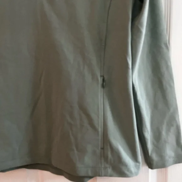 Lands' End Women’s NWT Lily Pad Green Quarter-Zip Top - Picture 4 of 6